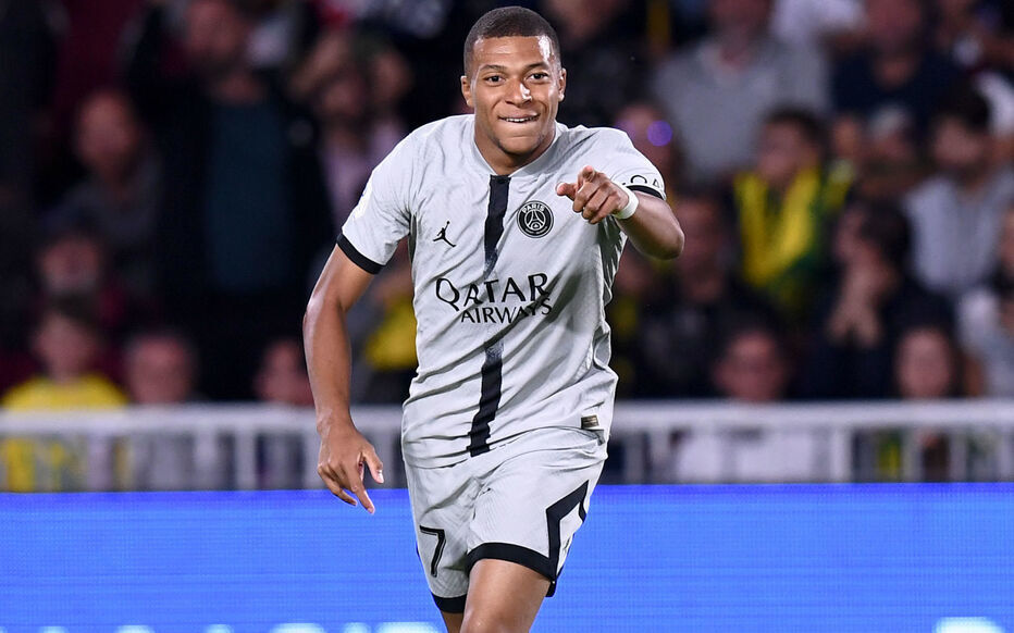  法甲金靴争夺白热化，姆巴佩与拉卡泽特仅差一球  